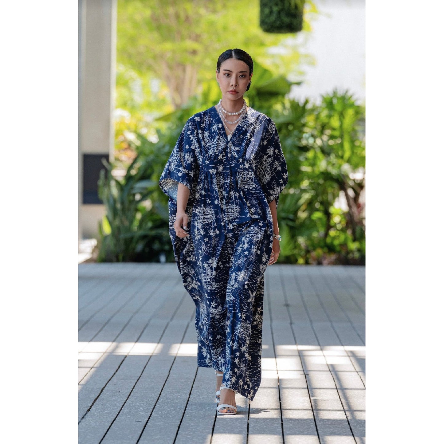 BVC Montauk Caftan Navy Blue tropical print